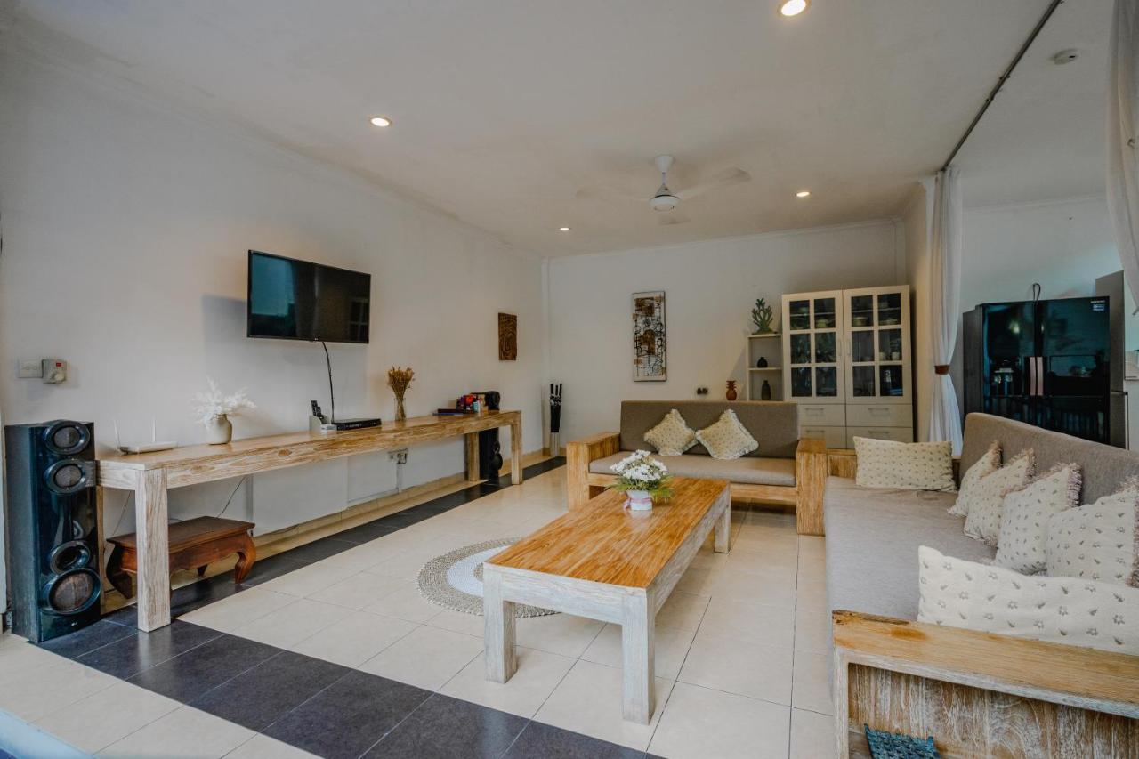 Villa Alleira Seminyak Esterno foto