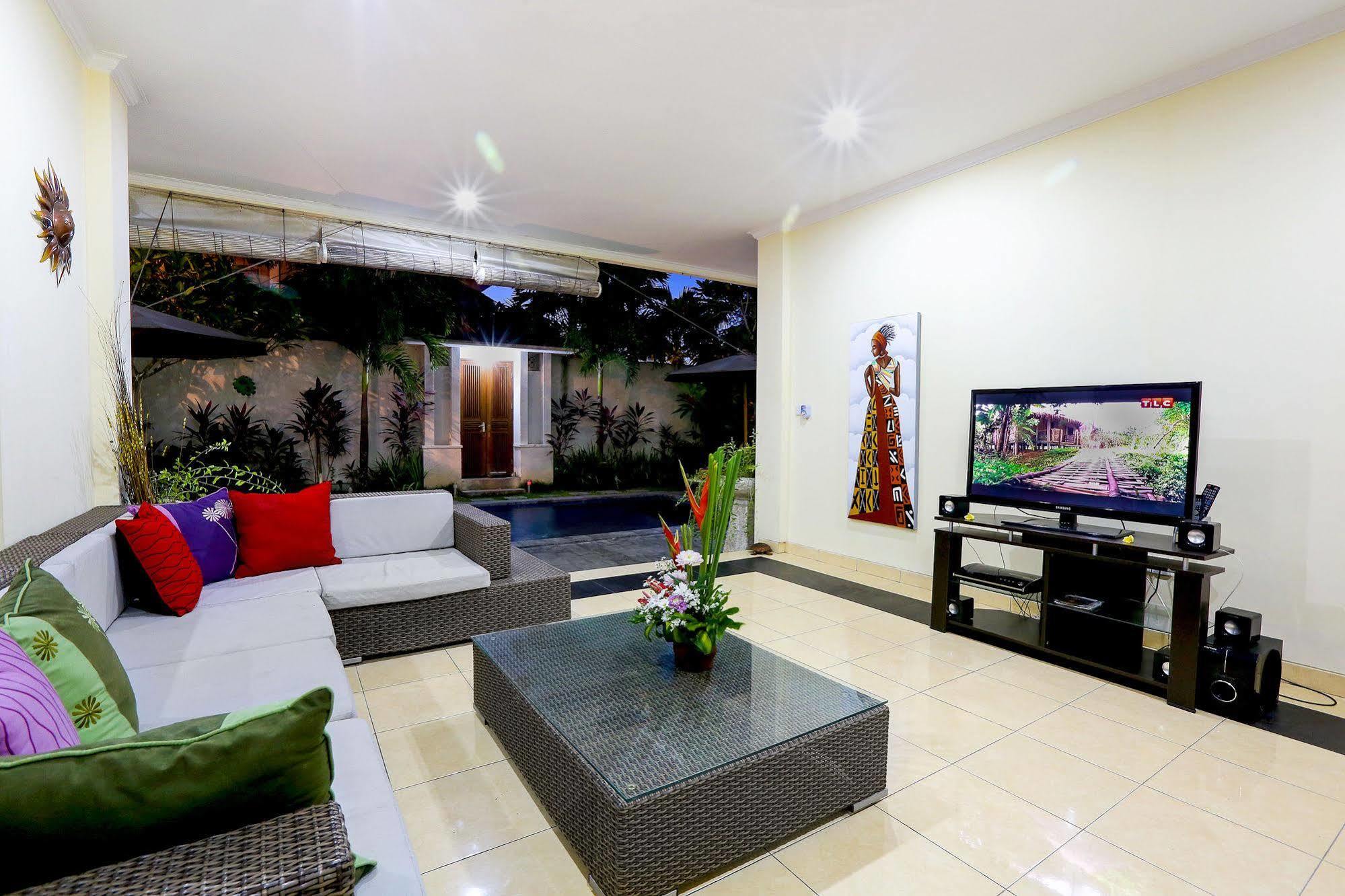 Villa Alleira Seminyak Esterno foto